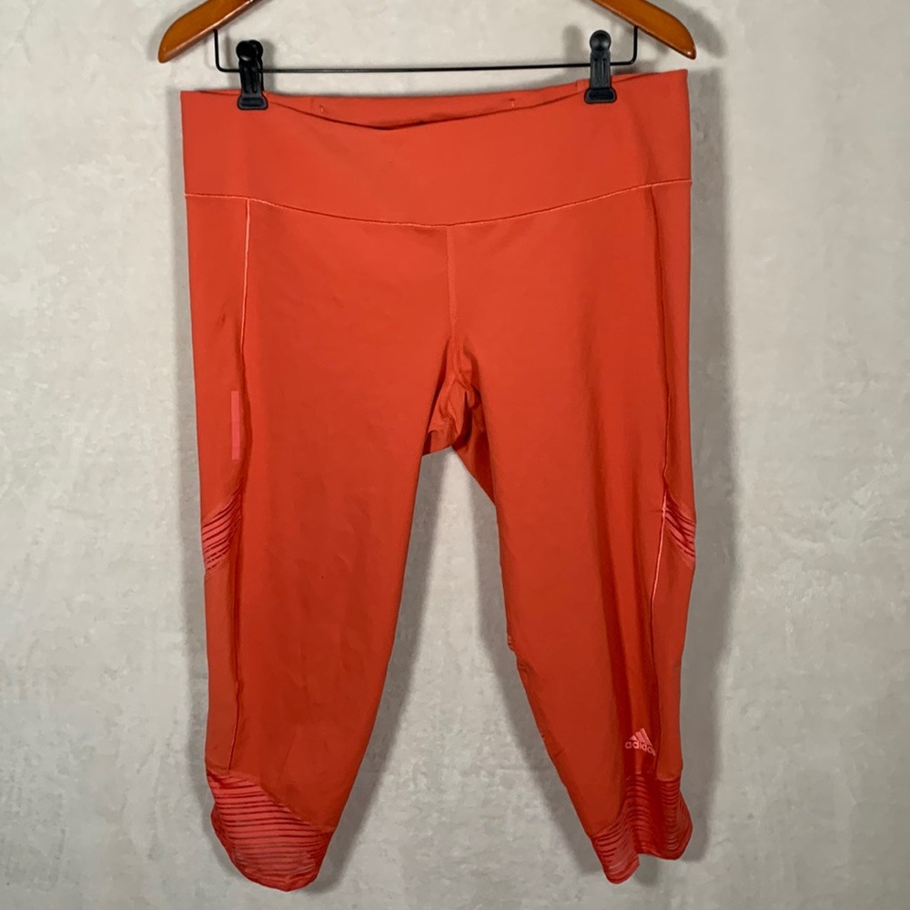 Adidas cropped active leggings. Size L